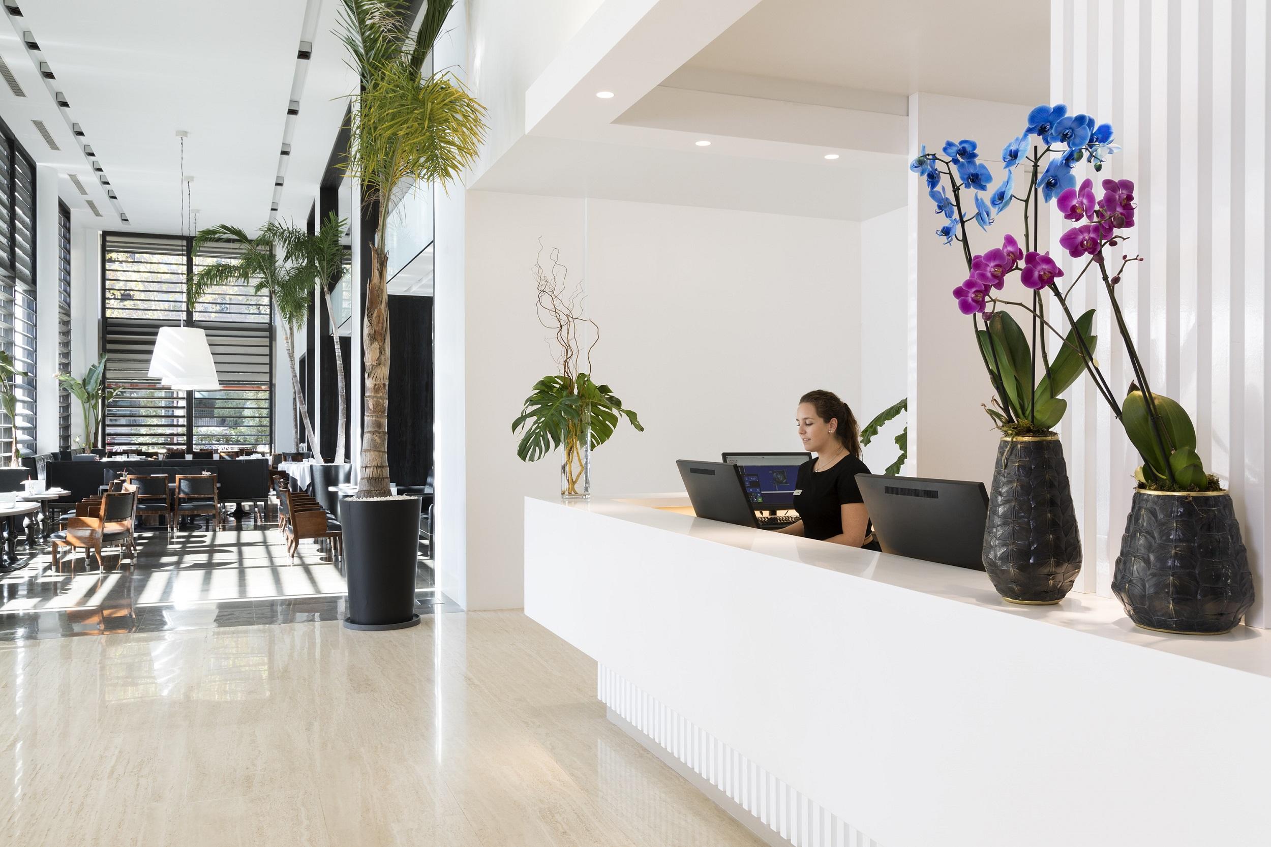 Hotel Puerta America Madrid Exterior photo Reception desk